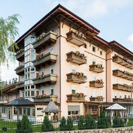 Apparthotel Germania Dobbiaco Ngoại thất bức ảnh