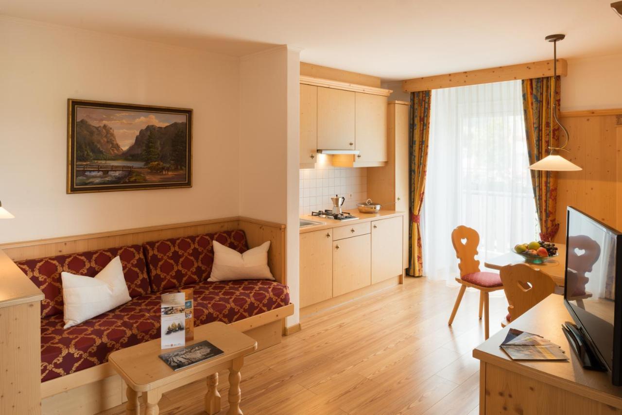 Apparthotel Germania Dobbiaco Ngoại thất bức ảnh